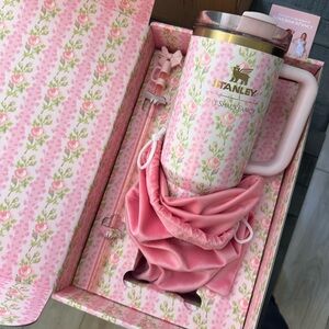 NWT Love Shack Fancy Stanley Quencher 40oz Tumbler Blooming Heirloom💐💗